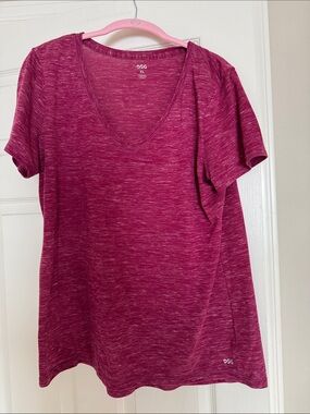 DSG Women's Short-Sleeve V-Neck Tee in Berry Heather